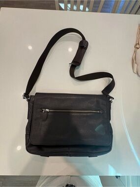 Dark brown Leather Men's Messenger Bag - Classic Crossbody